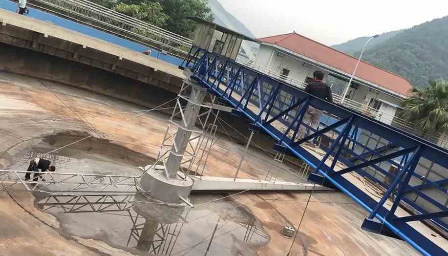 高清吸泥機(jī)圖片分享(吸泥機(jī)與刮泥機(jī)的區(qū)別主要在哪里) 高清吸泥機(jī)圖片分享(吸泥機(jī)與刮泥機(jī)的區(qū)別主要在哪里)